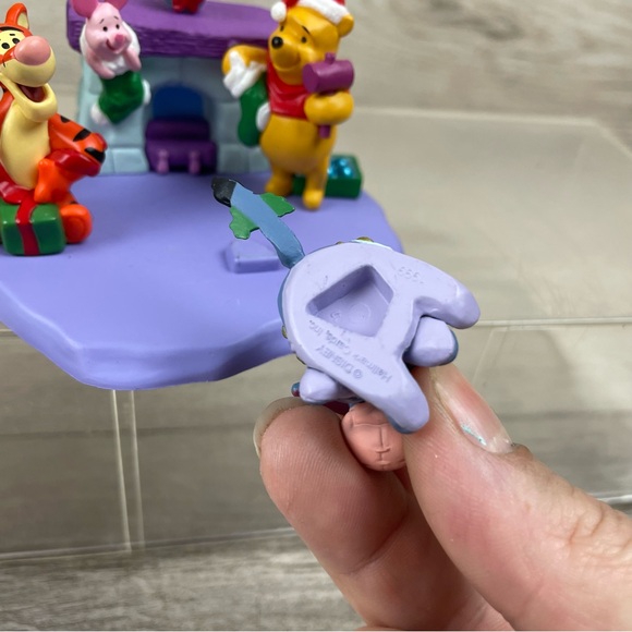 Hallmark Merry Minatures 1999 CHRISTMAS at POOH's HOUSE Disney set of 4 - Picture 7 of 10